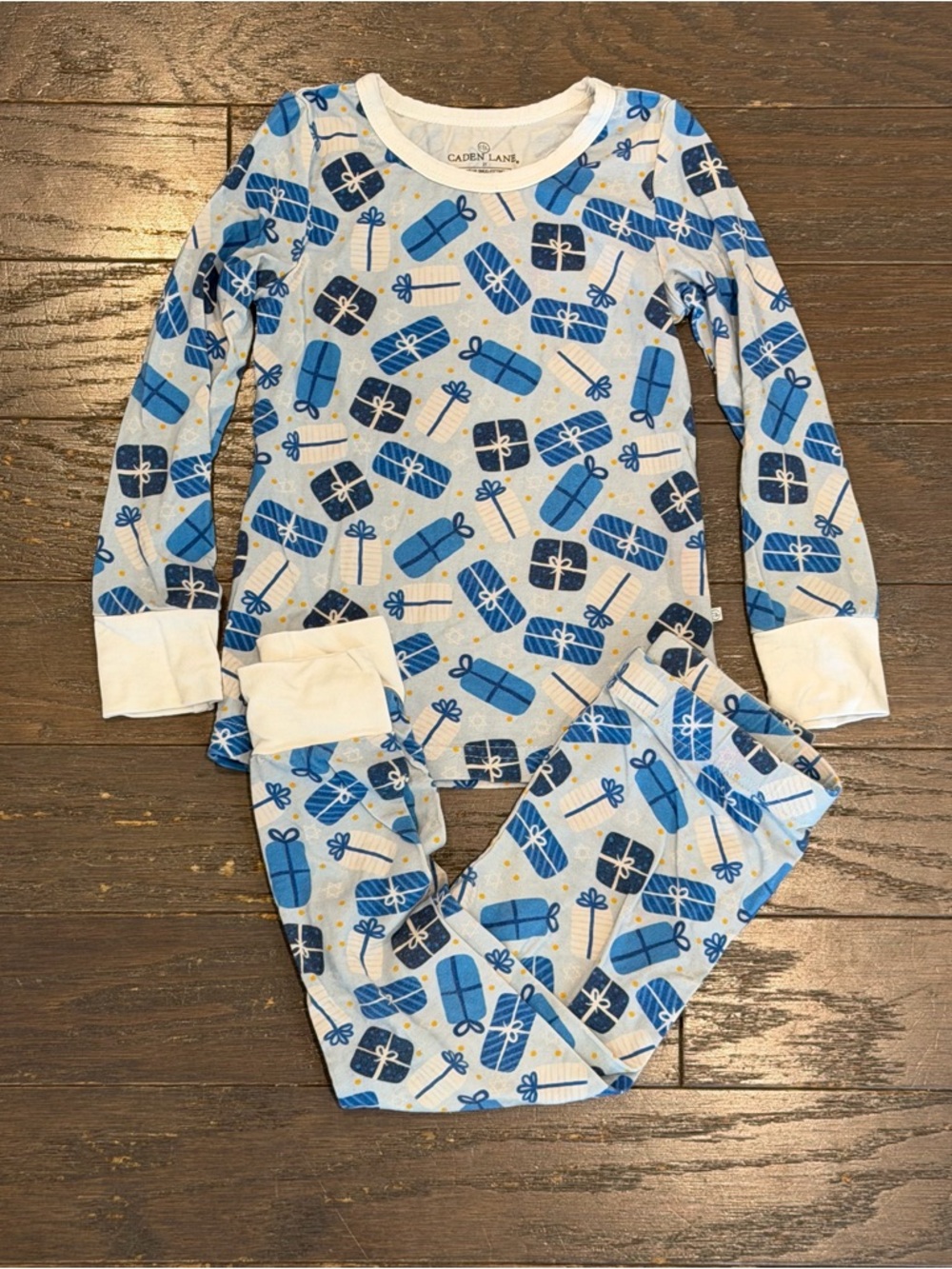Caden Lane Toddler 2T Blue Christmas Gift Box Bamboo Pajama Set Long Sleeve PJs